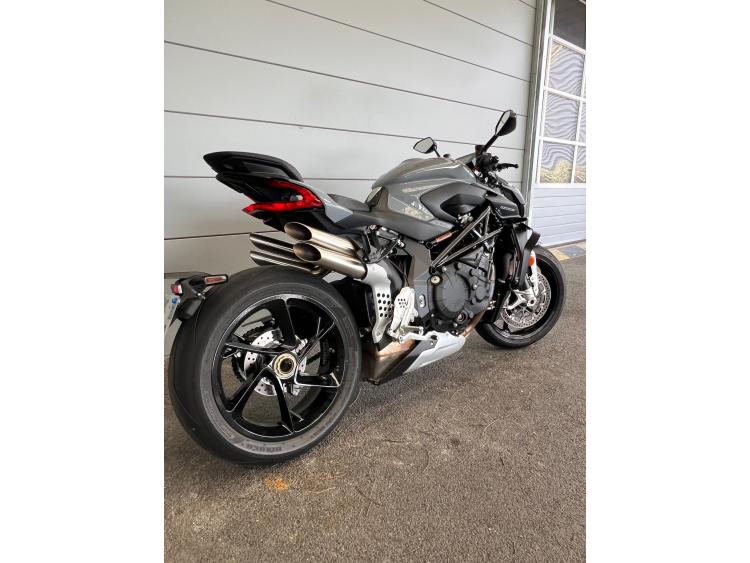 MV AGUSTA BRUTRALE 1000 RS