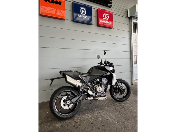 HUSQVARNA SVARTPILEN 801