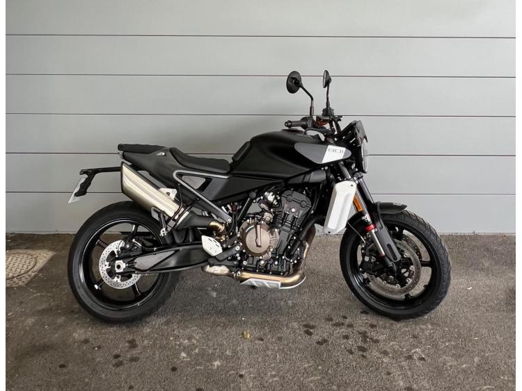 HUSQVARNA SVARTPILEN 801
