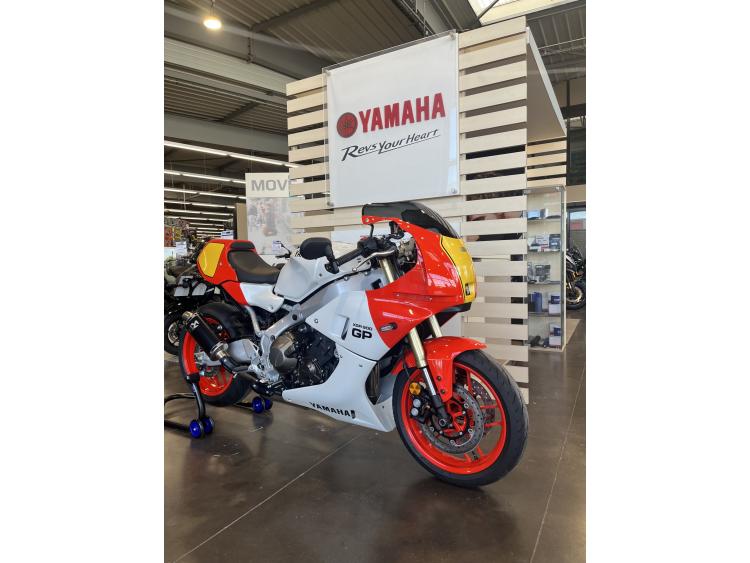 YAMAHA XSR 900 GP
