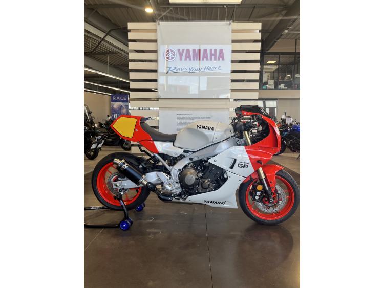 YAMAHA XSR 900 GP