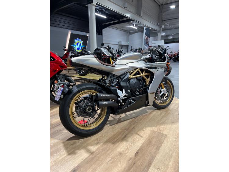 MV AGUSTA SUPERVELOCE S + KIT RACE