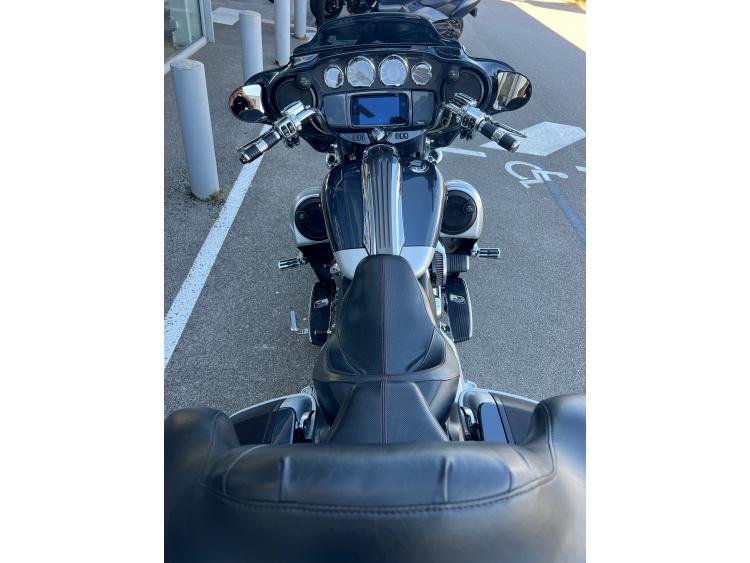 HARLEY-DAVIDSON TOURING STREET GLIDE 1923 CVO 