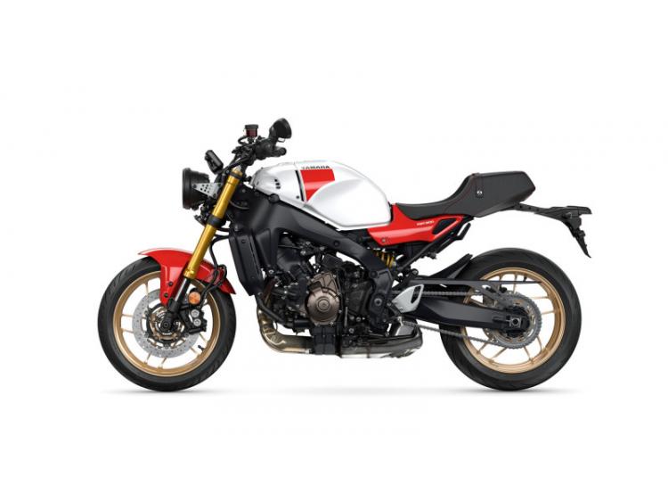 YAMAHA XSR900 (25)