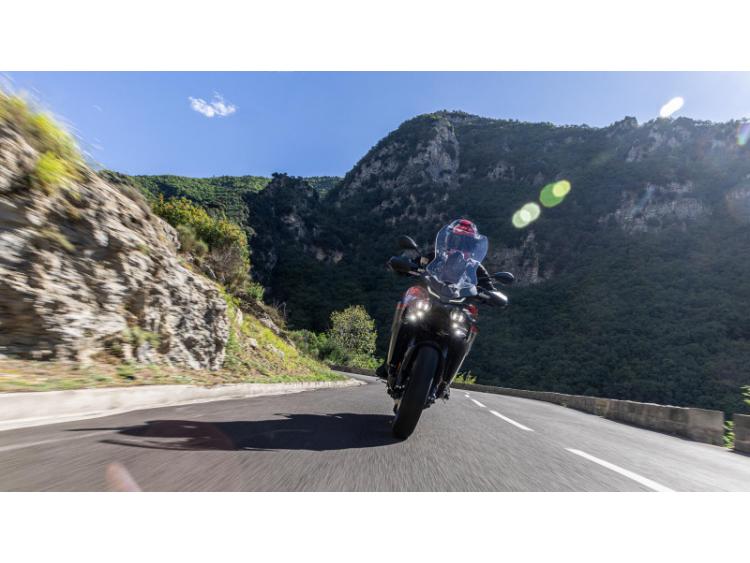 YAMAHA TRACER 9 (25)