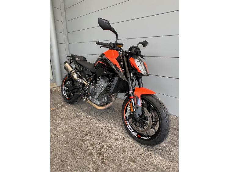 KTM 890 DUKE