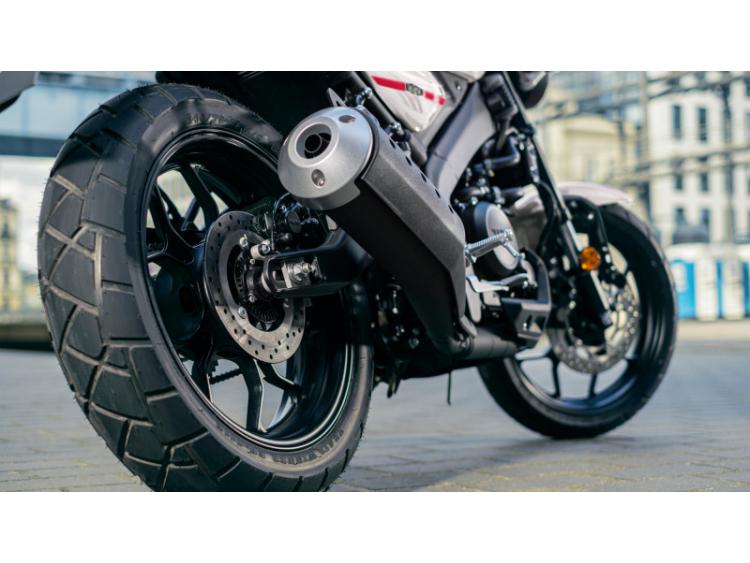 YAMAHA XSR125 (24)