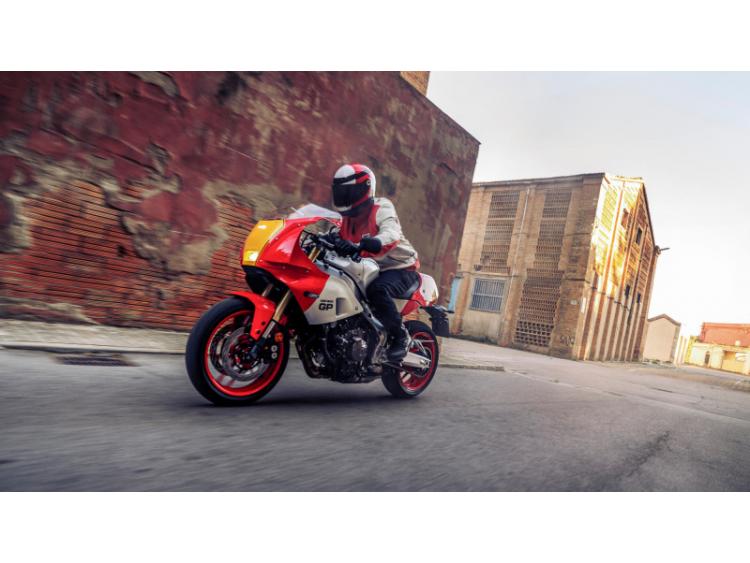 YAMAHA XSR900 GP (24)
