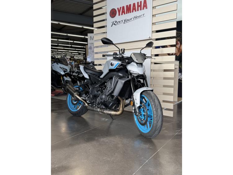 YAMAHA MT-09