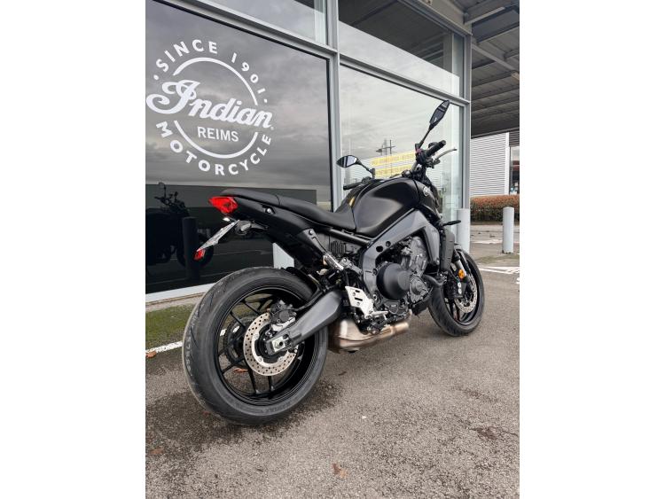 YAMAHA MT-09