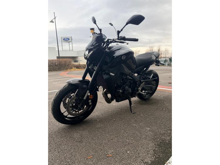 YAMAHA MT-09