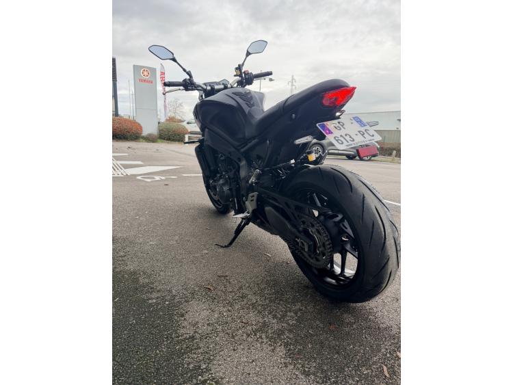 YAMAHA MT-09