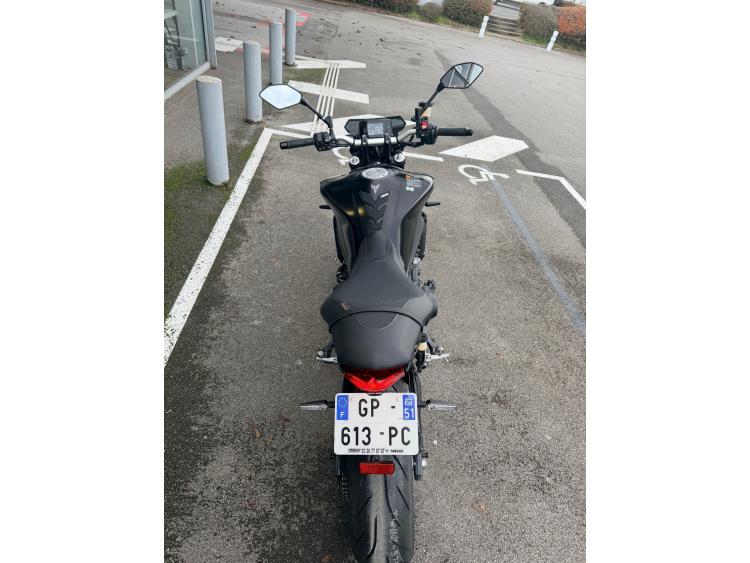 YAMAHA MT-09